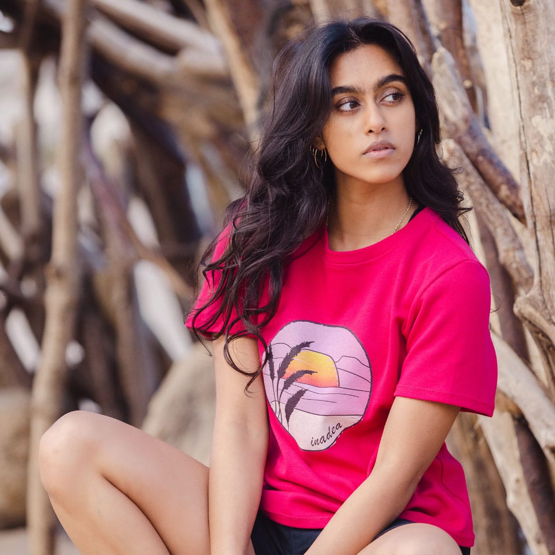 Notre t-shirt Gabriel Fuchsia Summer, idéal pour un été ensoleillé!! 🧡☀️
Pour toutes les commandes passées sur le site à partir du 5 août, elles seront expédiés, à mon retour de vacances, le 22 août!! 😎
#moderesponsable #slowfashion #ecoresponsable #cotonbio #modedurable #unemodemeilleure #modeethique #ecofashion #responsiblefashion #modeethiquechic #ecofriendlyfashion #confort #confortable #coolstyles #collectionete