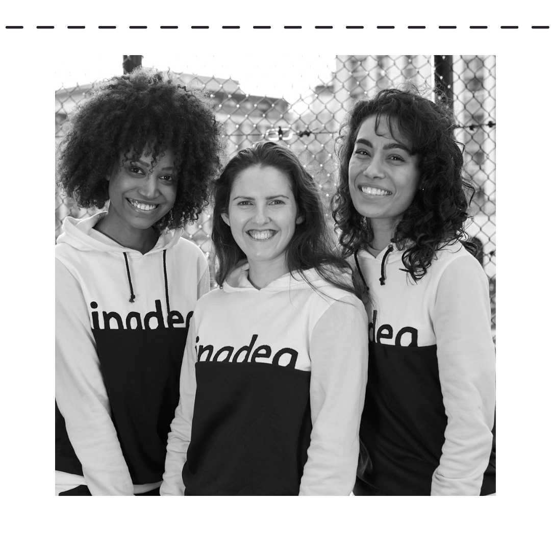 Dites nous, vous avez prévu quoi ce week-end ? 😚
#fashion #mode #style #creation #modeethiquechic #streetwear #streat #streetfashion #streetstyle