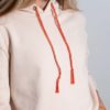 Sweat à capuche beige ALIYAH détails