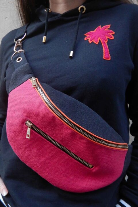 Sac Banane Noir et Fuchsia tendance devant